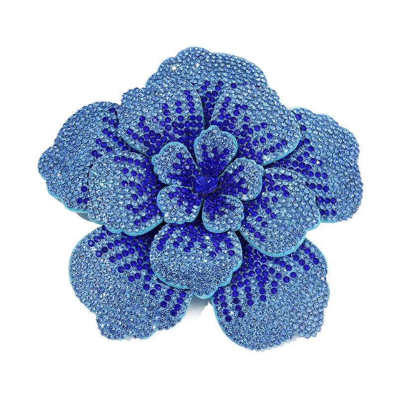 Broche de flor con brillantes