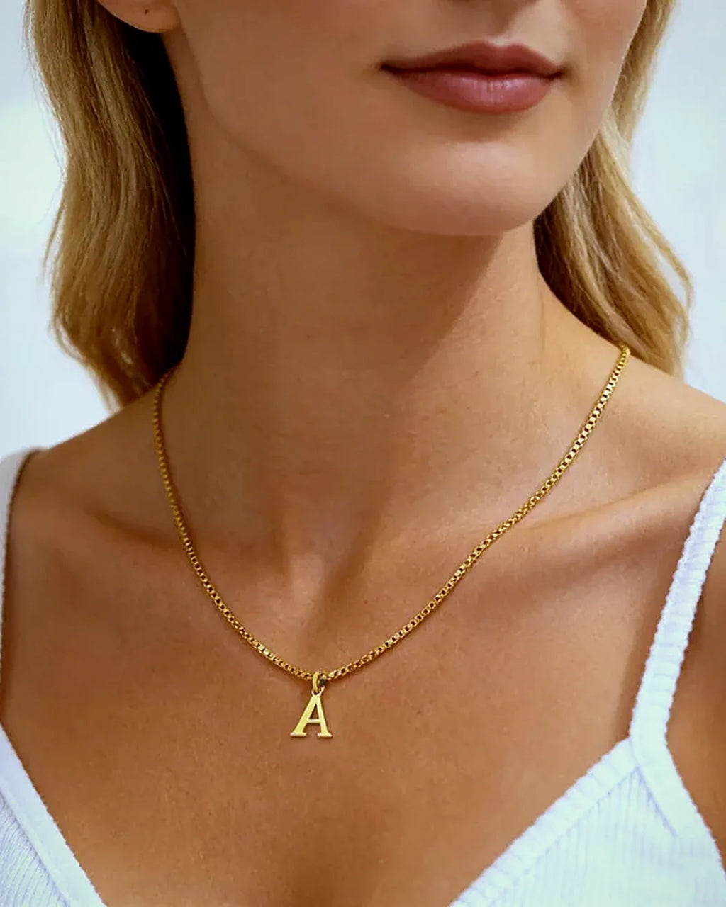 Collar con inicial A-Z · Lunares
