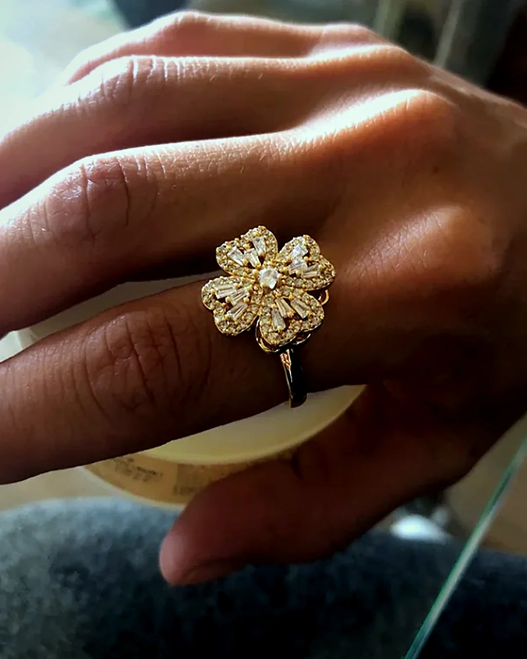 Anillo antiestrés giratorio · Lunares