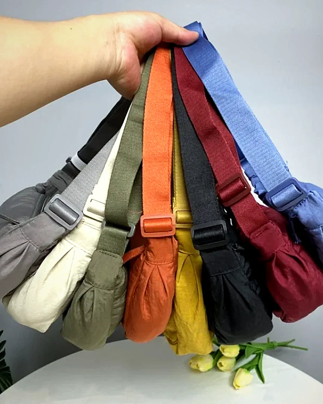 Bolso hobo de nailon · Lunares