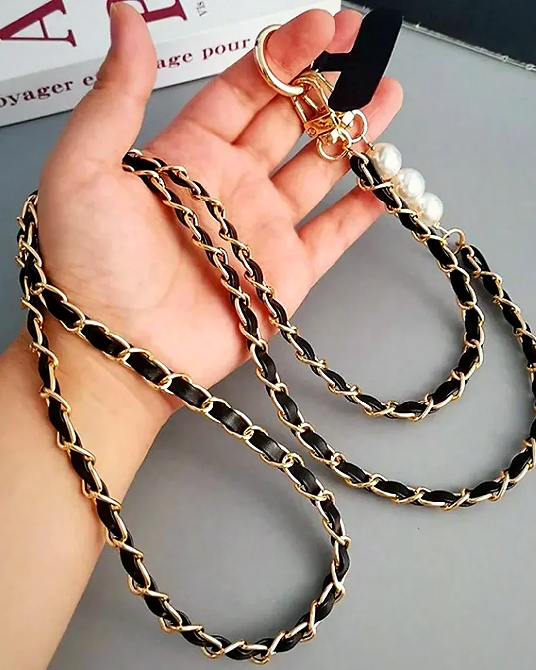 Cordón bandolera para el móvil · Lunares