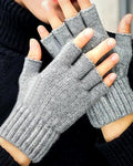 Guantes de punto · Lunares